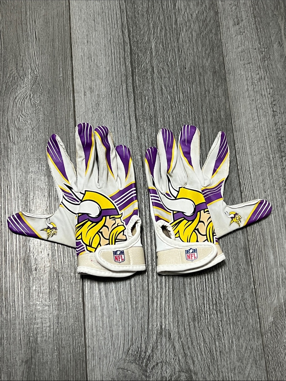 Franklin kids Minnesota Vikings football gloves- size XS